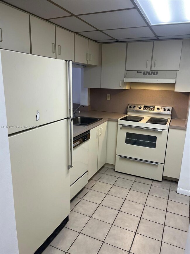 440 E 23rd St unit 1118, Hialeah, FL 33013 - photo 5