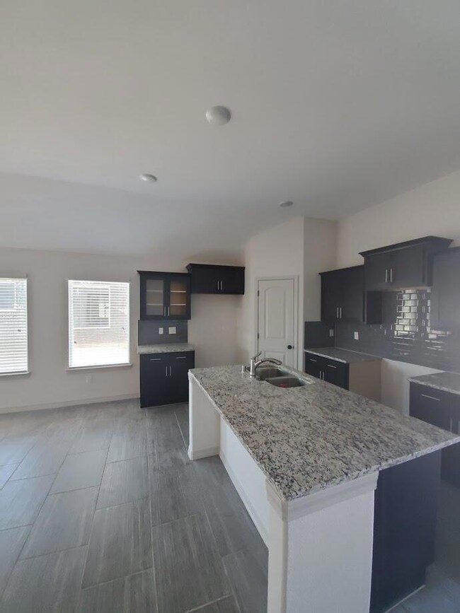 468 Plateau Dr, Socorro, TX 79927 - photo 4