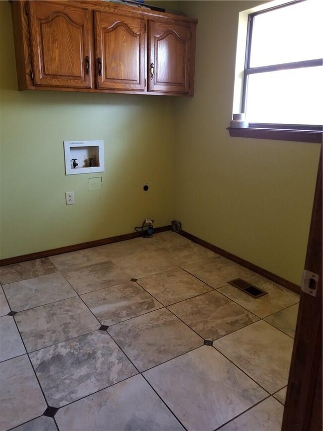 1305 S 12th St, Rogers, AR 72756 - photo 4