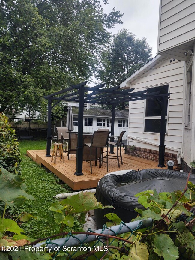 30 Lawrence St, Wilkes Barre, PA 18702 - photo 7