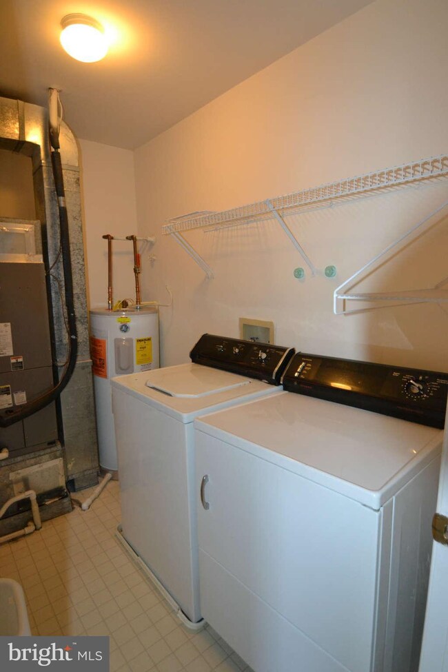 11193 Rienzi Place unit 204, Manassas, VA 20109 - photo 6