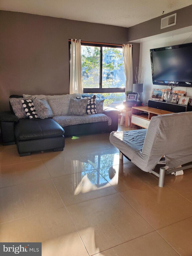 8607C Village Way, Alexandria, VA 22309 - photo 3