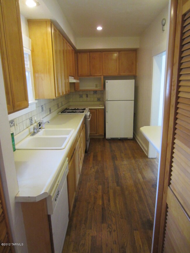 2027 E 1st St, Tucson, AZ 85719 - photo 4