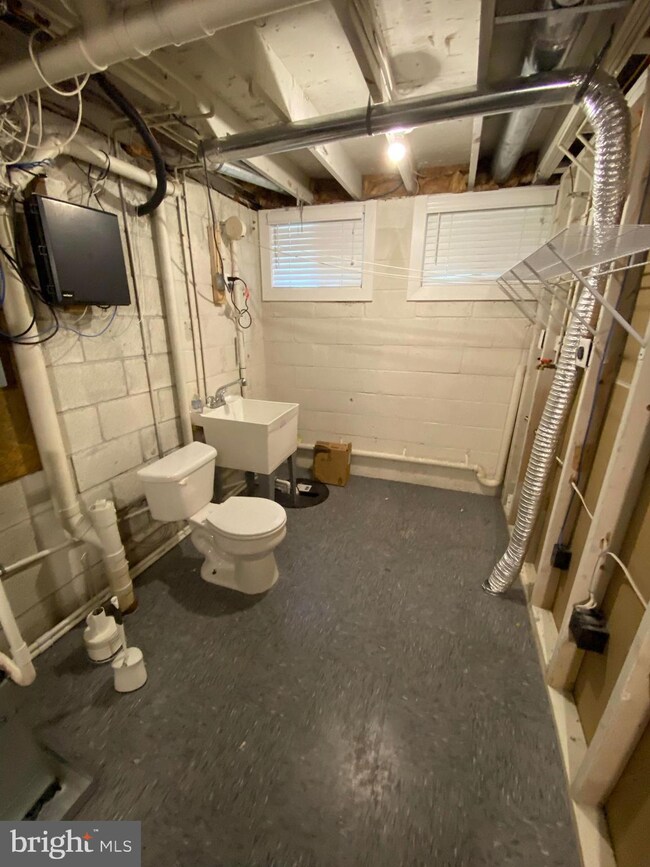 4351 Hallfield Manor Dr, Nottingham, MD 21236 - photo 2