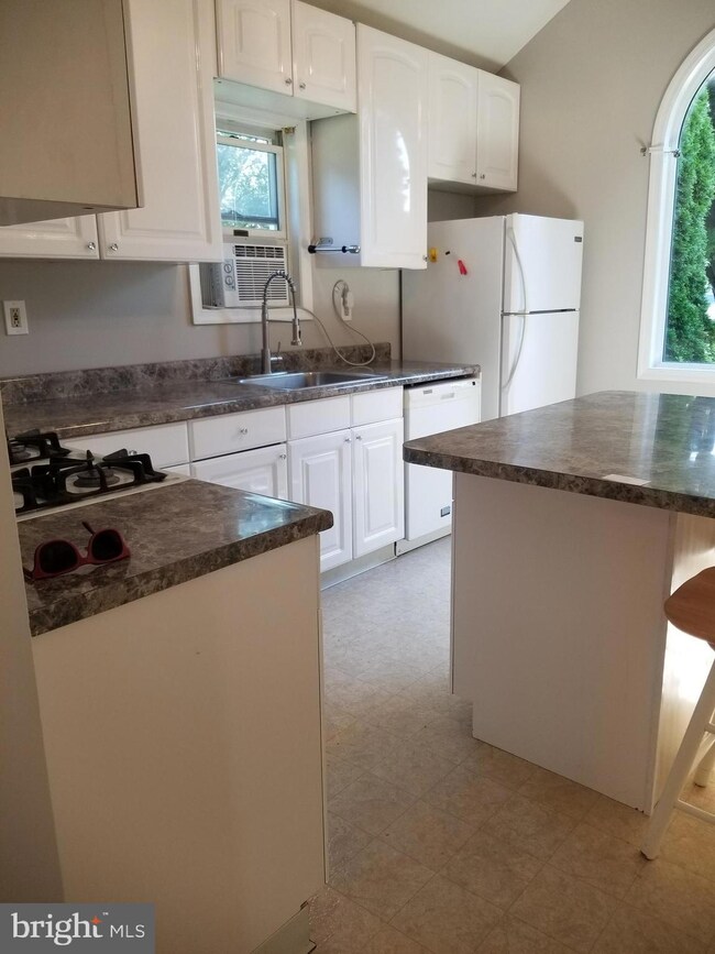 1216 Easton Rd unit C, Abington, PA 19001 - photo 4