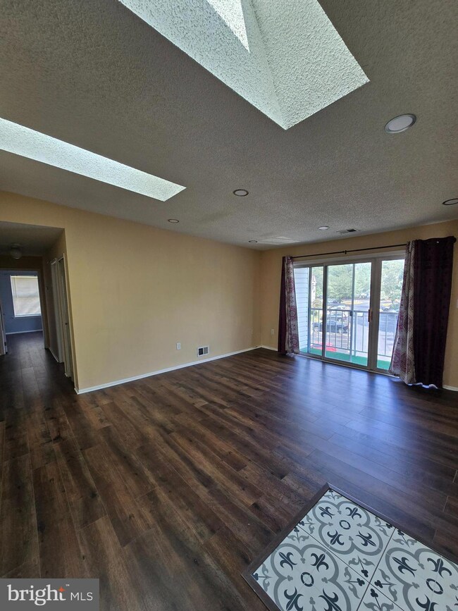 28 Holly Ct unit F3, Trenton, NJ 08619 - photo 4