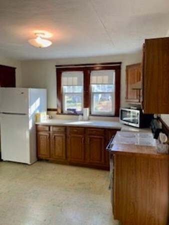 164 N Silver Ln, Sunderland, MA 01375 - photo 3