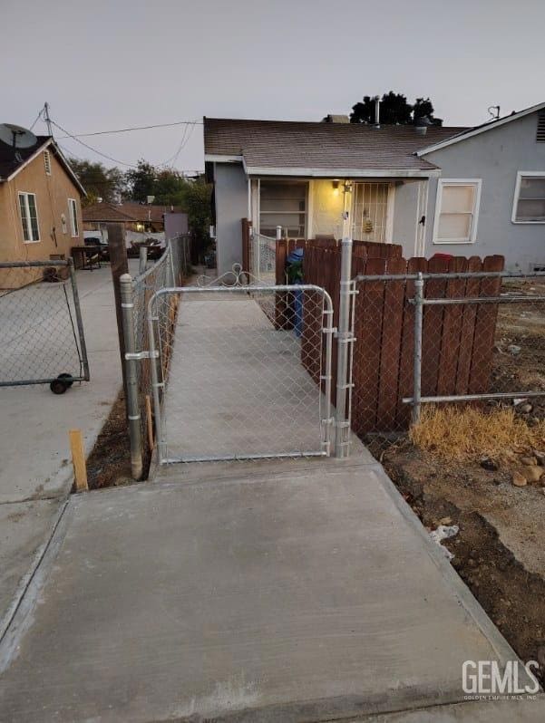 924 Height St unit A & B, Bakersfield, CA 93305 - photo 2