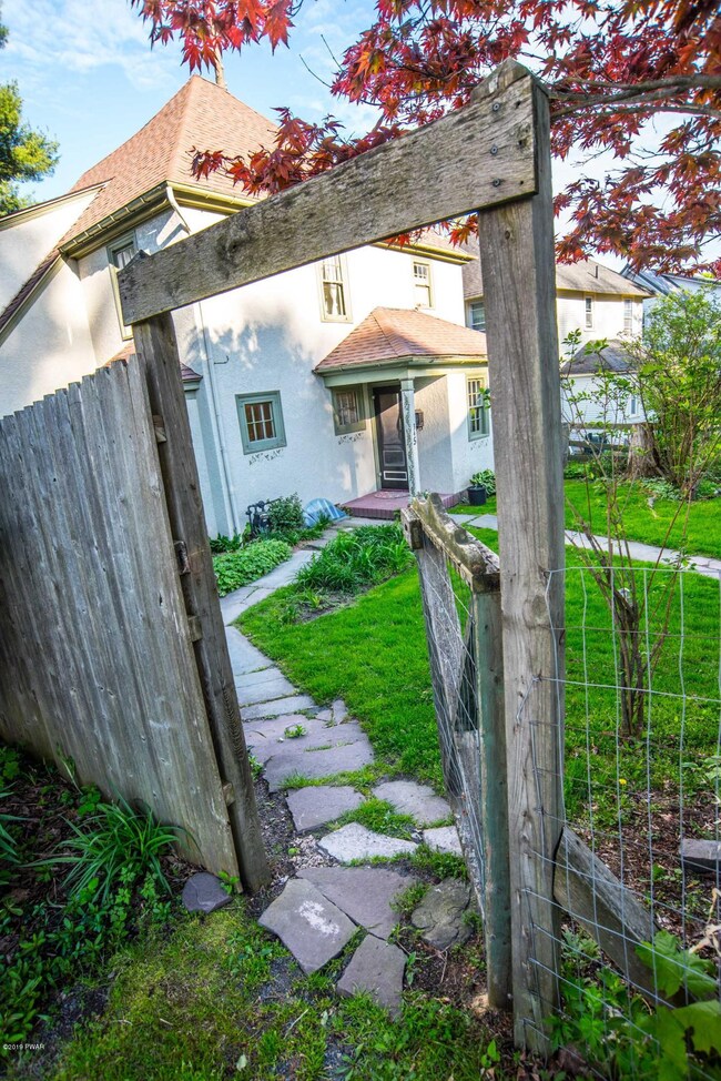 345 Broad St, Honesdale, PA 18431 - photo 2