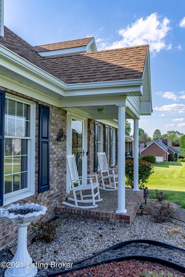 153 Cammi Dr, Shepherdsville, KY 40165 - photo 5