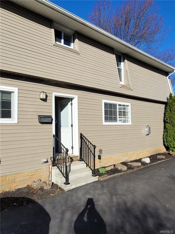 137 10th Ave, North Tonawanda, NY 14120 - photo 2