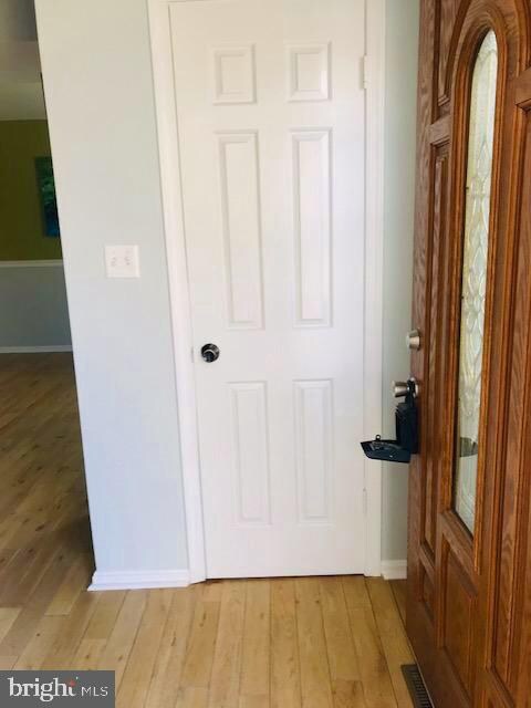 7 White Wood Ct, Nottingham, MD 21236 - photo 5