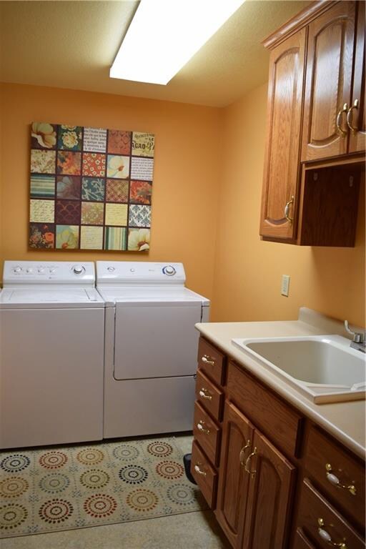 505 E 23rd St S, Newton, IA 50208 - photo 3