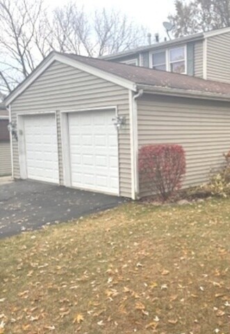 unlisted-address, Bolingbrook, IL 60440 - photo 2