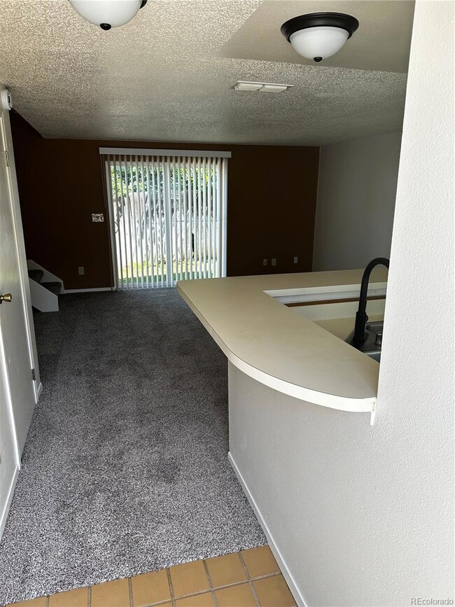 1505 S Ouray Cir unit B, Aurora, CO 80017 - photo 4