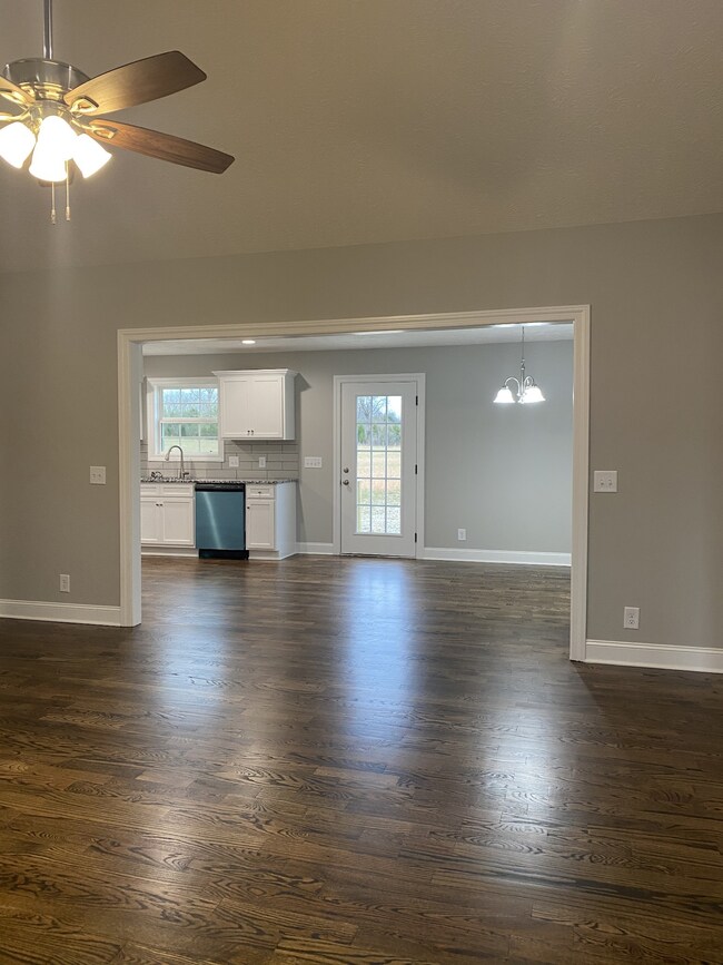 101 August Way, Shelbyville, TN 37160 - photo 3