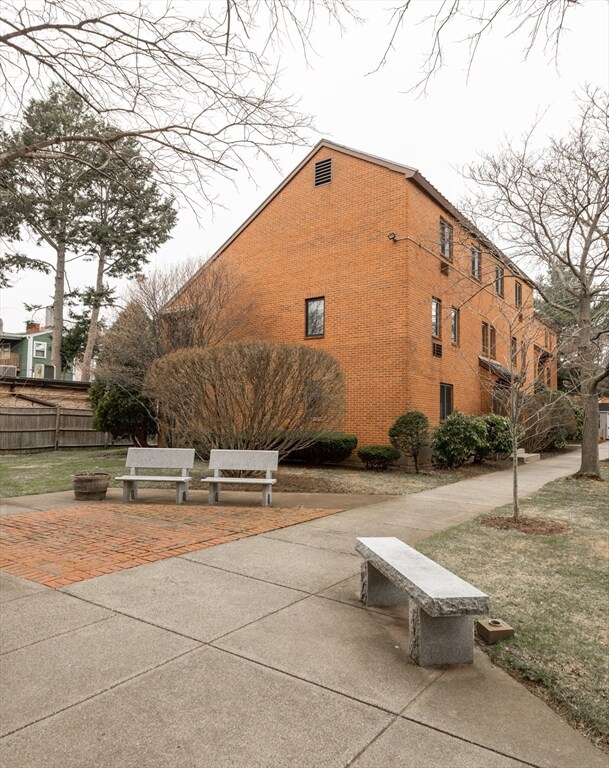 11 Barton Square unit 201, Salem, MA 01970 - photo 2