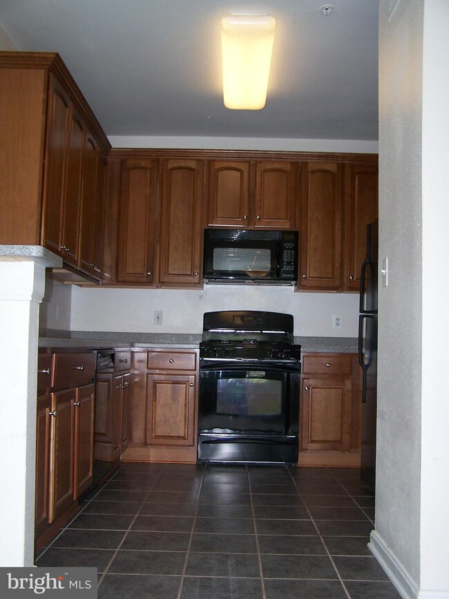 13040 Cabin Creek Rd, Herndon, VA 20171 - photo 7