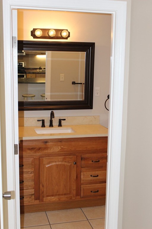 65 Mystic St unit 11, Methuen, MA 01844 - photo 6