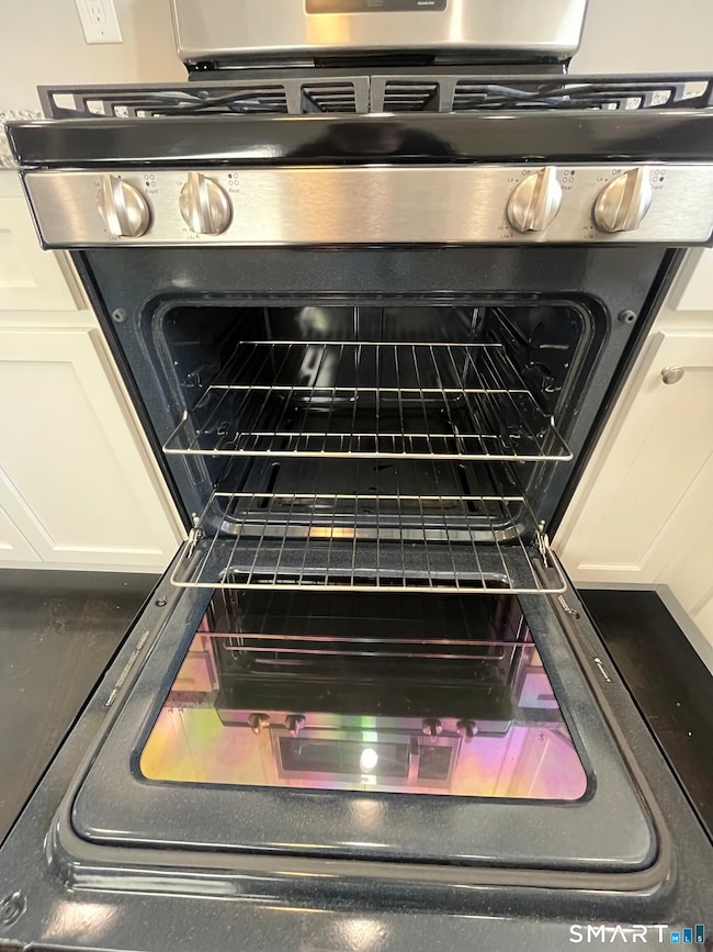 395 Blake St, New Haven, CT 06515 - photo 3