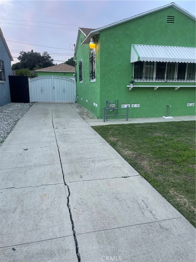 12119 Alvaro St, Los Angeles, CA 90059 - photo 2