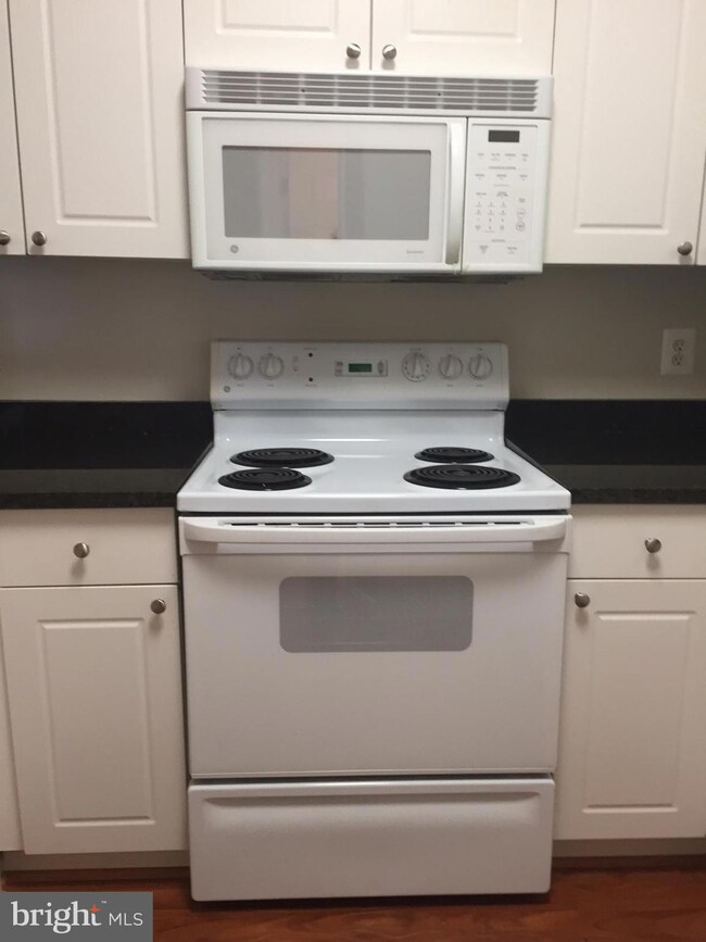 4561 Strutfield Ln unit 3411, Alexandria, VA 22311 - photo 5