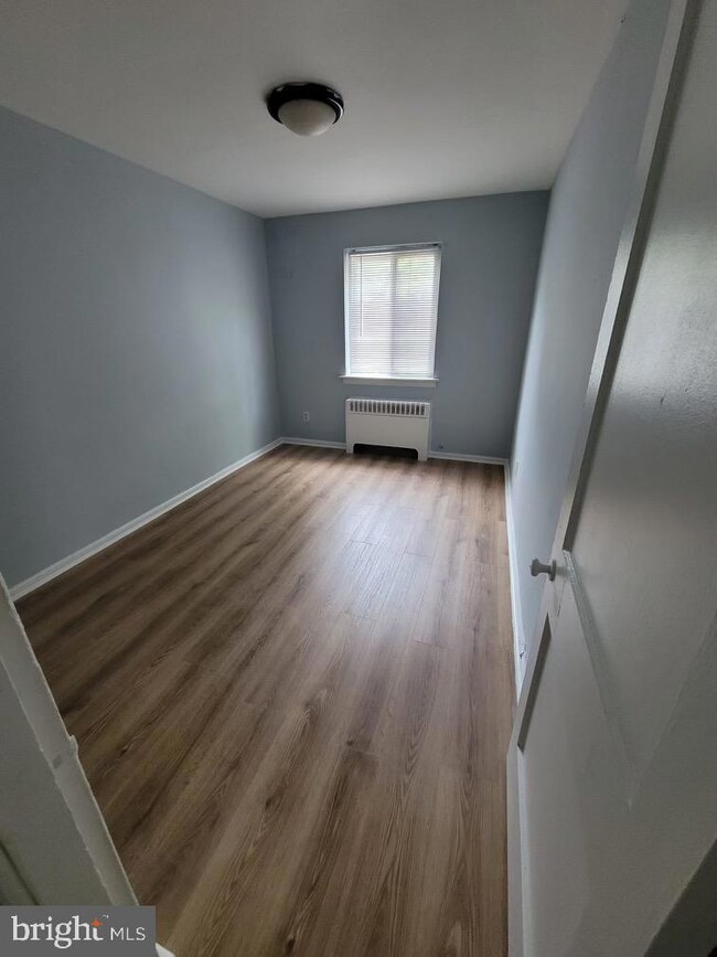 716 E Chester Pike unit D, Ridley Park, PA 19078 - photo 4