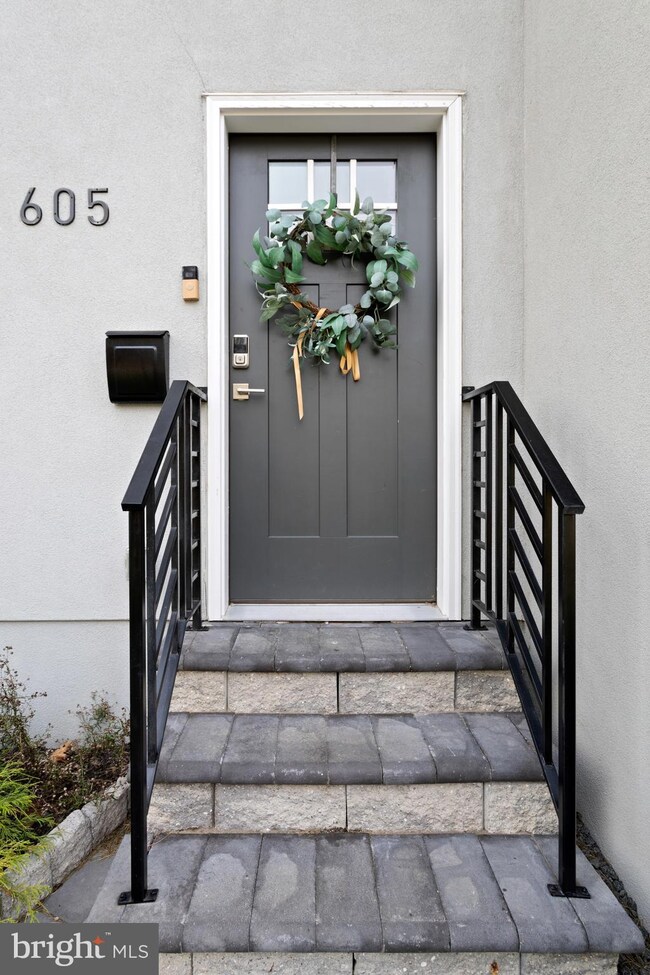 605 Cedar Grove Rd, Broomall, PA 19008 - photo 5