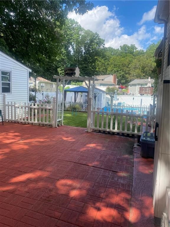 35 Thornton St, Johnston, RI 02919 - photo 4