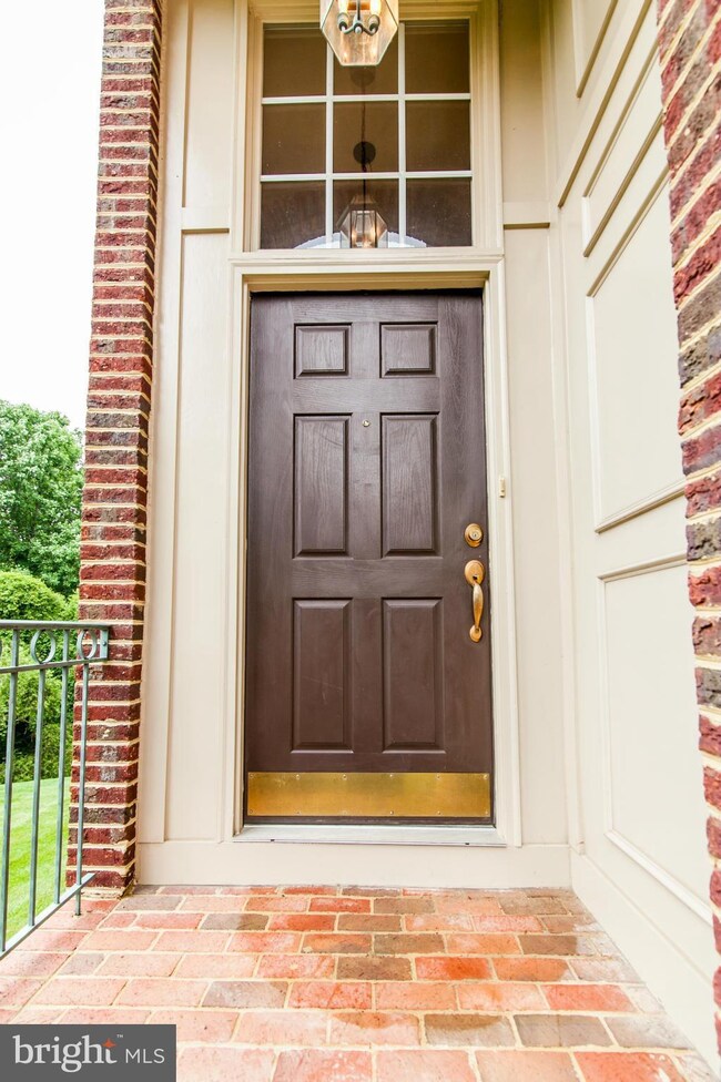 12404 Meadow Field Dr, Fairfax, VA 22033 - photo 2