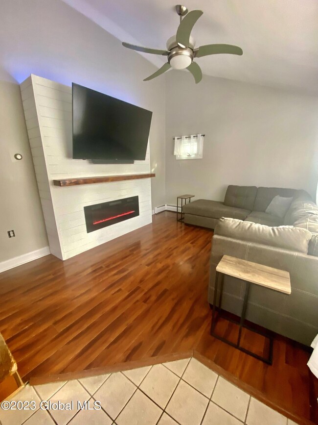 03 Swaggertown Living Room 3
