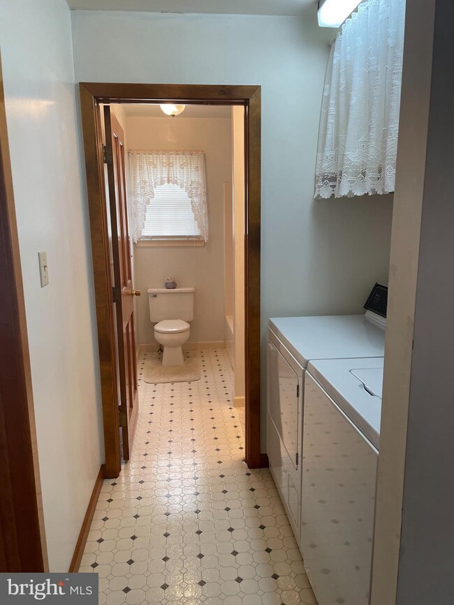 62 E Clayton Ave, Clayton, NJ 08312 - photo 5