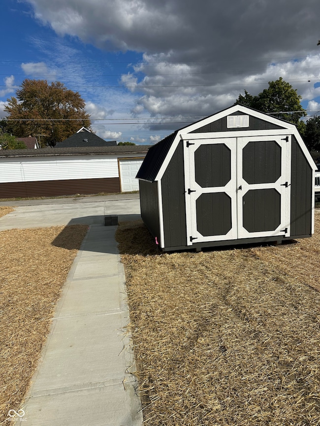 2122 Fletcher St, Anderson, IN 46016 - photo 3