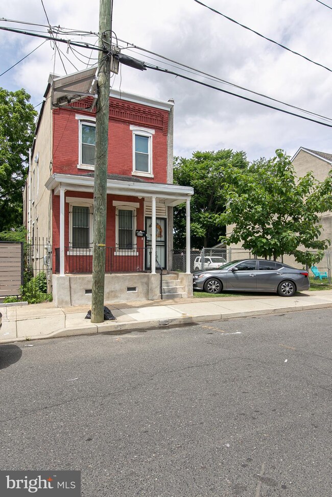 409 Chestnut St, Camden, NJ 08103 - photo 2