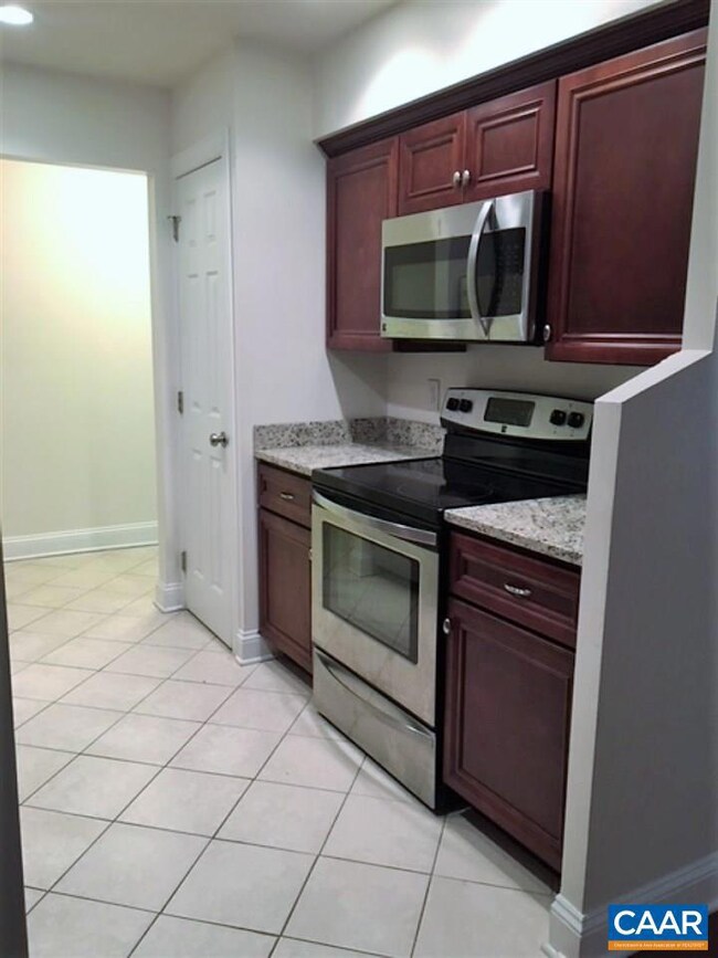 122 Turtle Creek Rd unit 11, Charlottesville, VA 22901 - photo 6