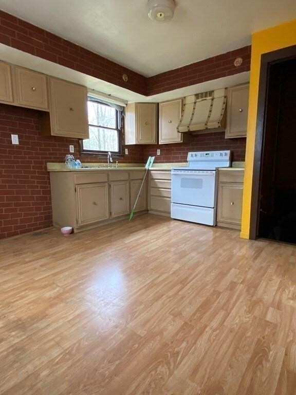 106 Monroe St, Douglas, MA 01516 - photo 7