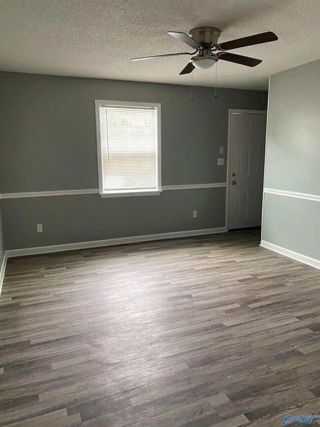 5130 Blue Spring Rd NW unit B, Huntsville, AL 35810 - photo 3