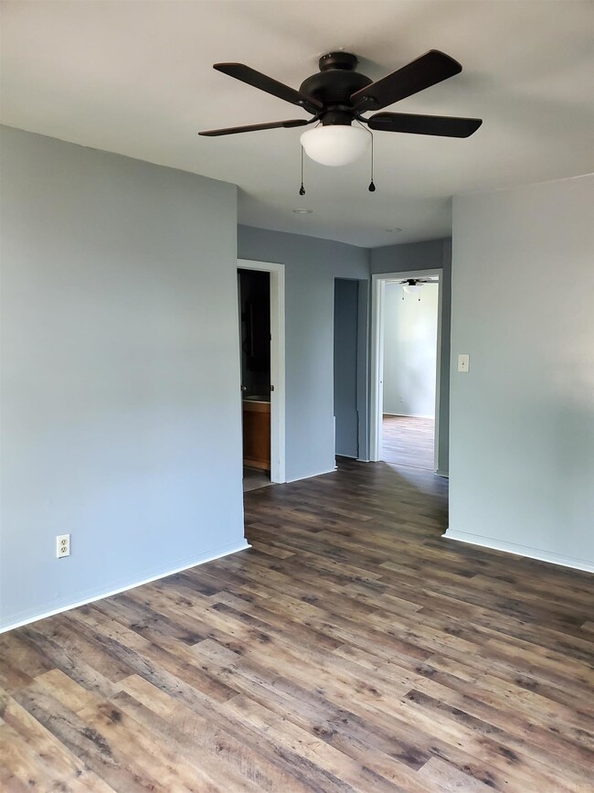 3203 Kelsey Ave, Elkhart, IN 46517 - photo 6