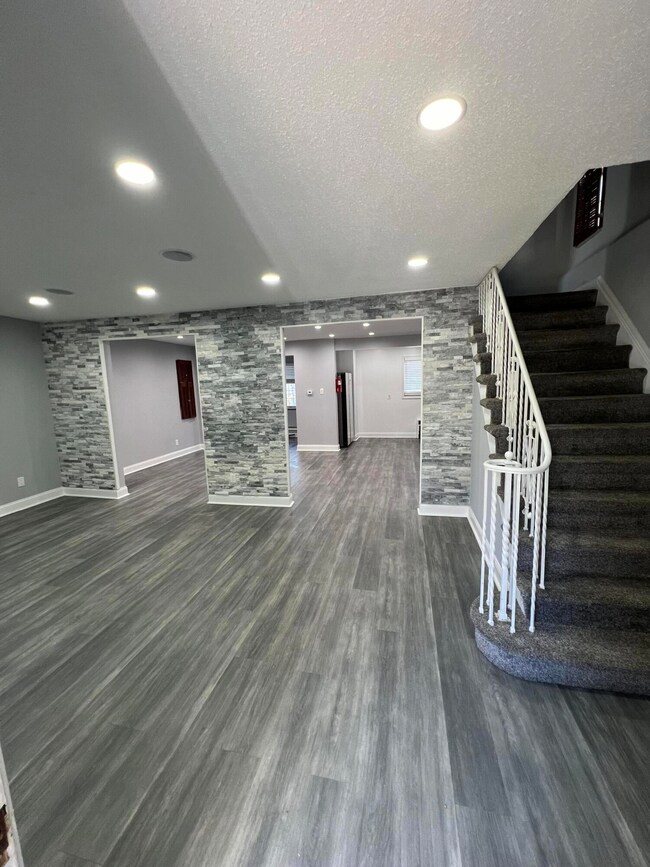 18971 Santa Rosa Dr, Detroit, MI 48221 - photo 4