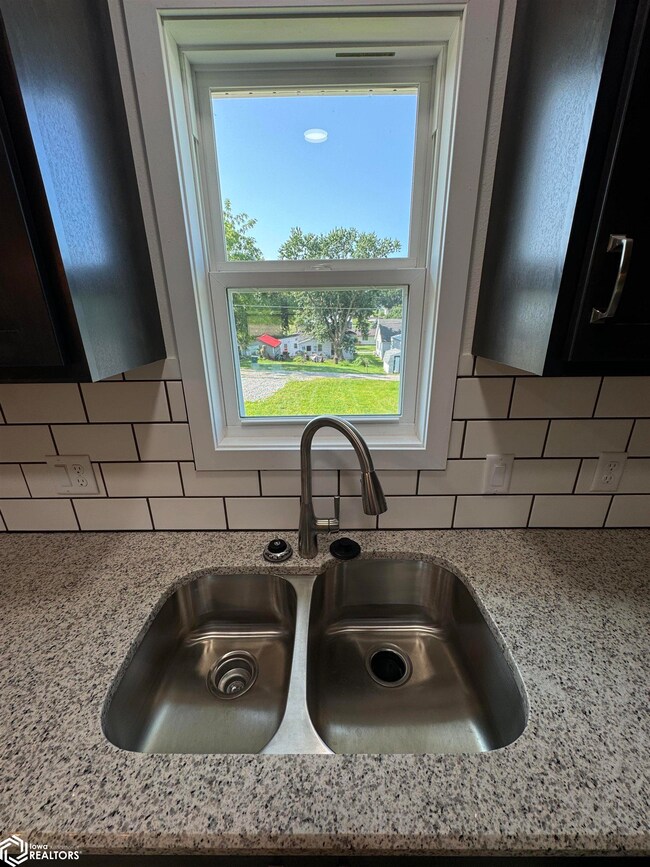 1206 W Adair St, Creston, IA 50801 - photo 7