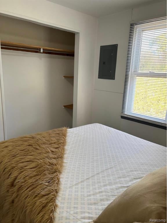 3321 Hogarth Ave, Flint, MI 48532 - photo 6