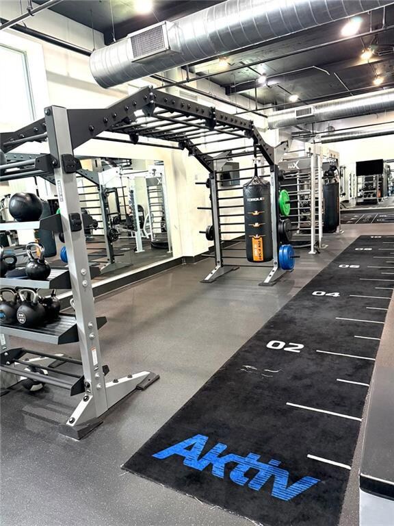 2025 Peachtree Rd NE unit Executive (Un)Furnis, Atlanta, GA 30309 - photo 2