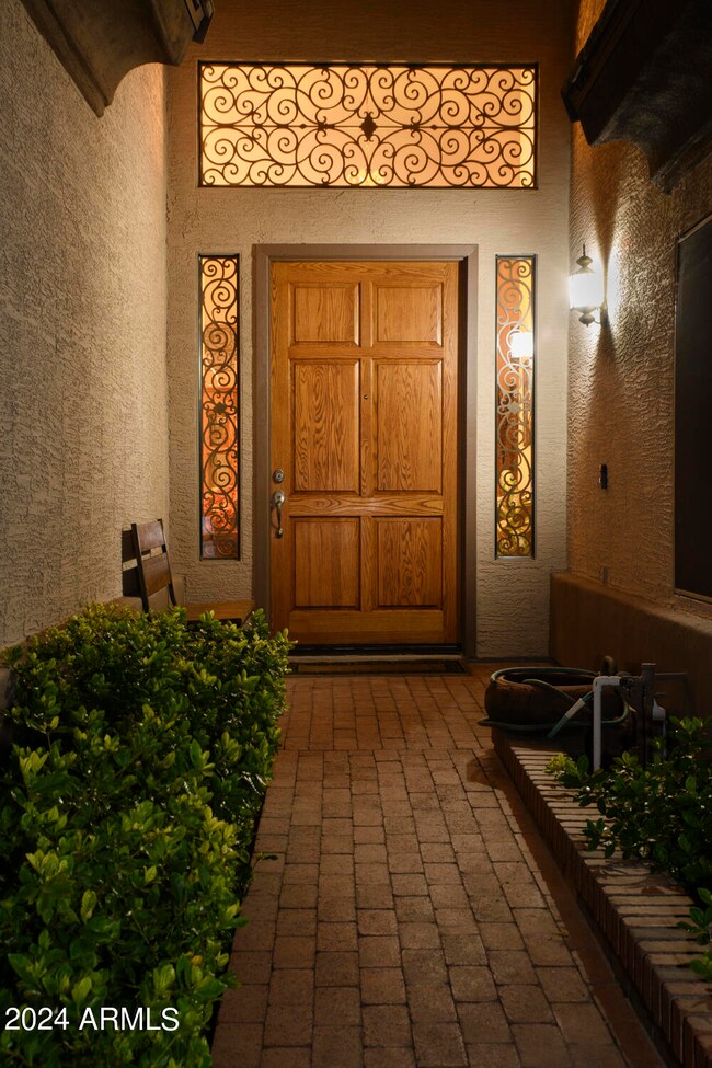 Larsh_SEW0653_Night-Front Door