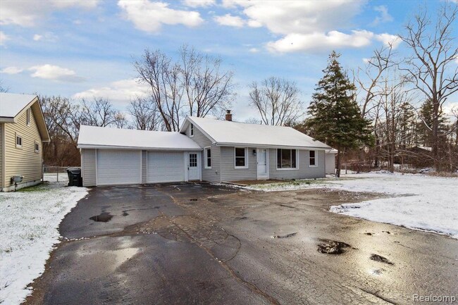 915 Orion Rd, Lake Orion, MI 48362 | MLS# 20240017293 | Homes.com