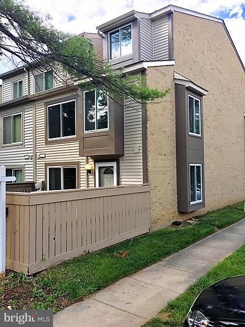 9405 Chadburn Place, Montgomery Village, MD 20886 - photo 3