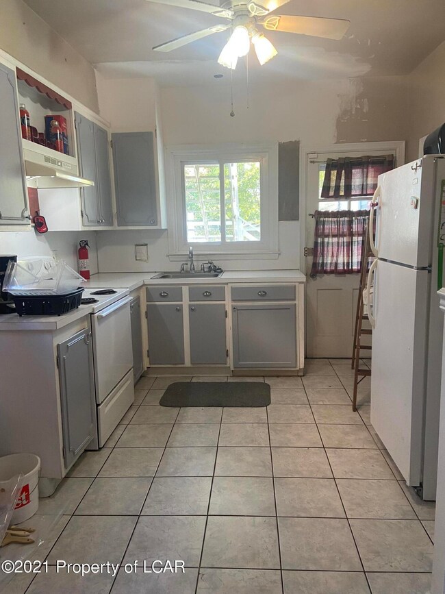 233 lower unit 01