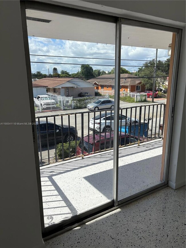 1125 SE 9th Ave unit 4, Hialeah, FL 33010 - photo 7
