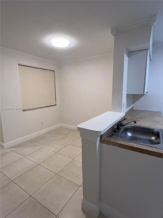 2880 N Oakland Forest Dr unit 107, Oakland Park, FL 33309 - photo 5