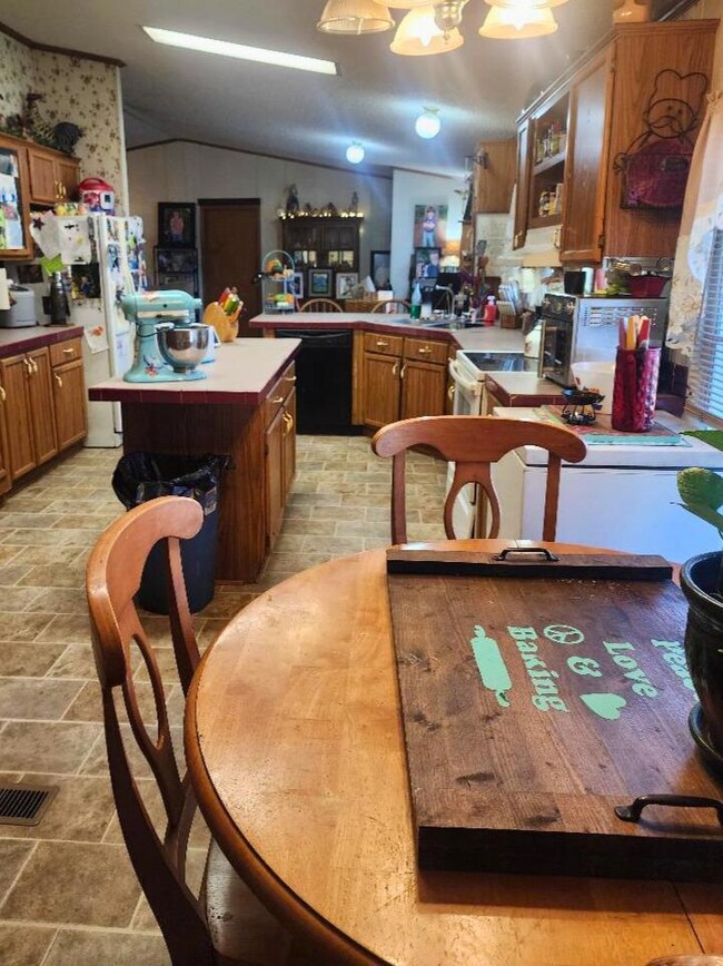 554 Bowens Mill Hwy, Fitzgerald, GA 31750 - photo 4