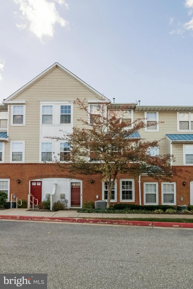 6251 Sandpiper Ct, Elkridge, MD 21075 - photo 2